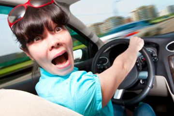 Як жінці позбутися страху перед водінням автомобіля?